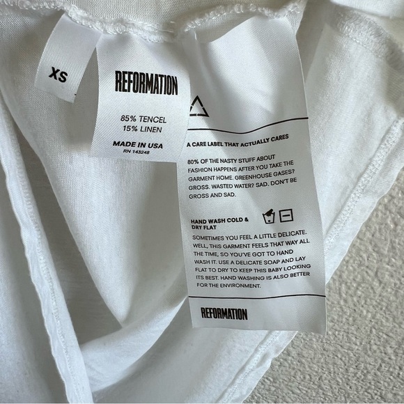 Reformation Women’s White Loose Fit V-Neck T-Shirt - Picture 10 of 13
